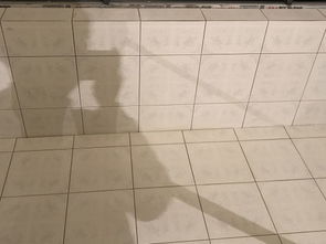 陽臺(tái)瓷磚這樣貼對(duì)嗎 需要讓裝修公司返工嗎